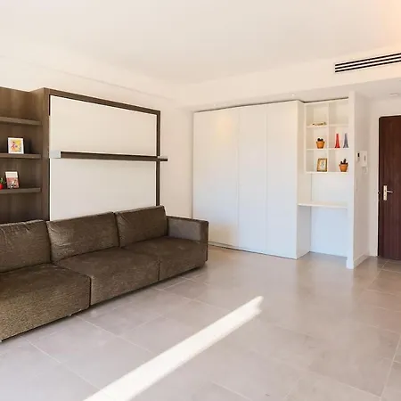 Modern Spacious With A Great View Apartament