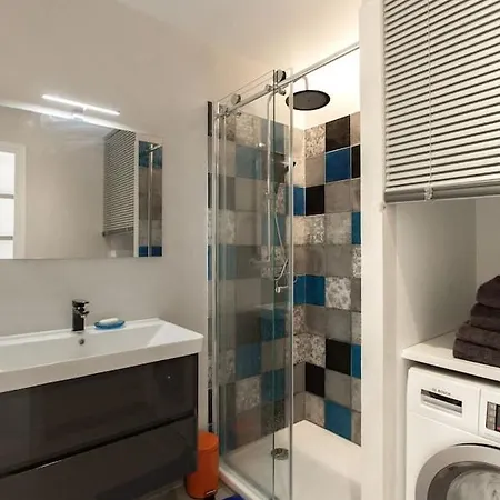 Modern Spacious With A Great View *