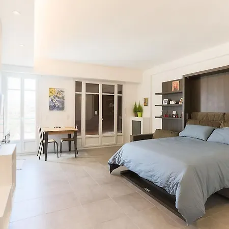 Apartment Modern Spacious With A Great View Nice