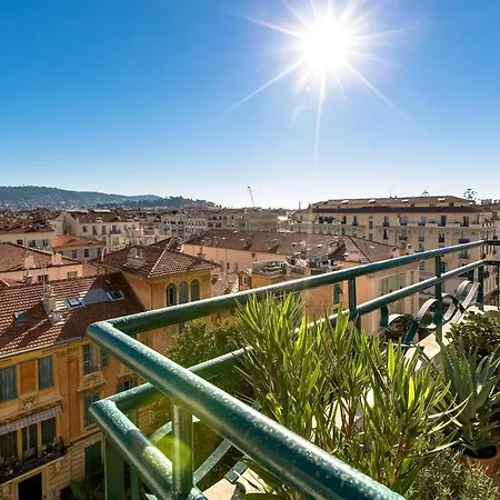 Modern Spacious With A Great View * Nice