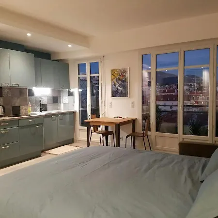 Modern Spacious With A Great View Lejlighed